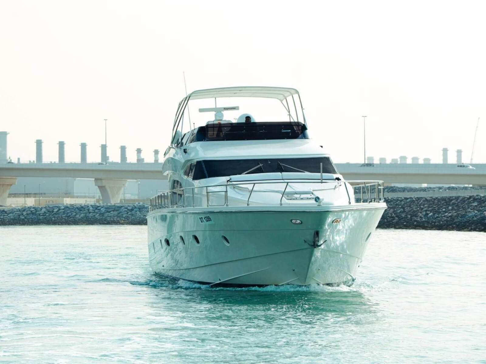 crown-yacht-image