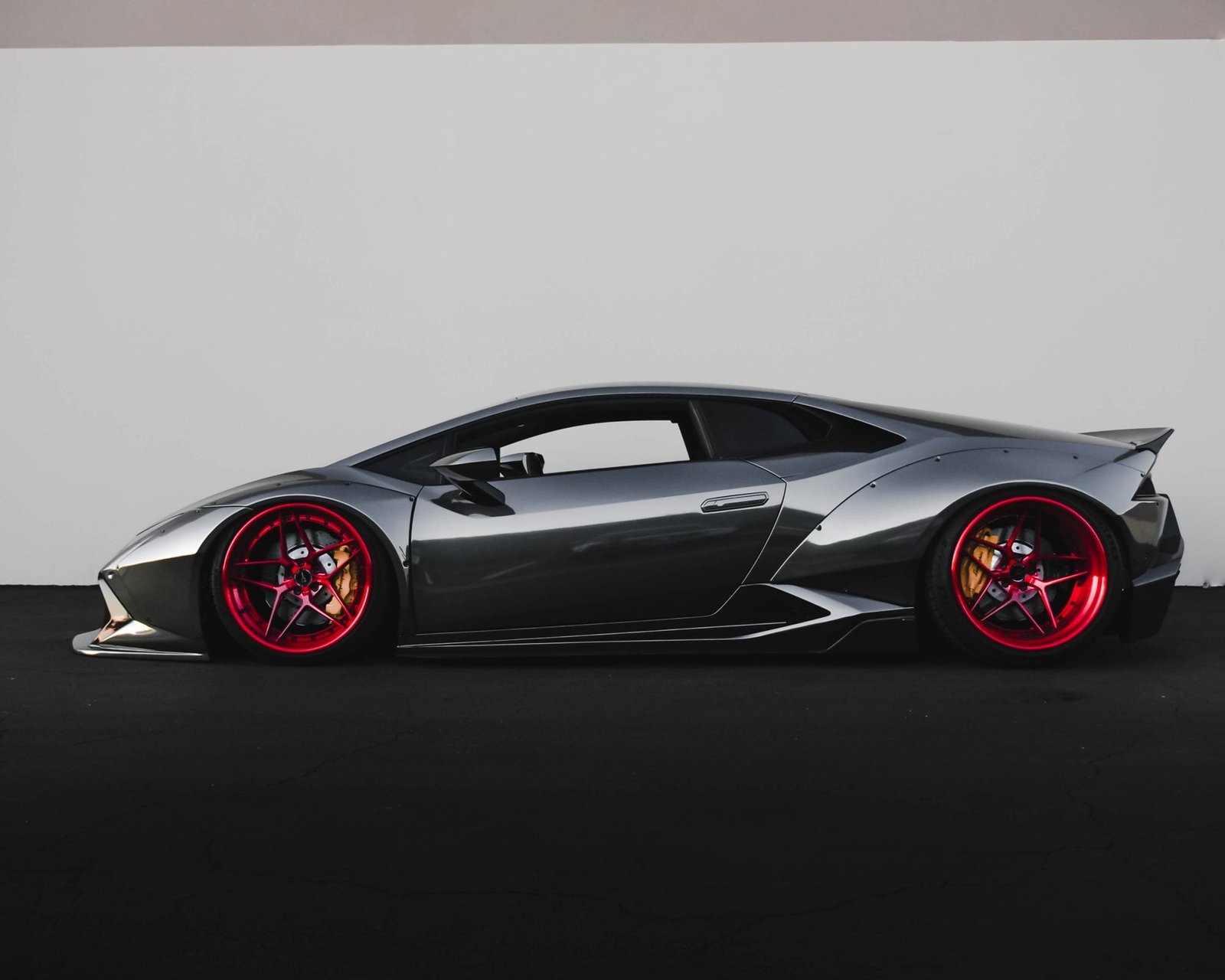pexels-jay-pizzle-3802510 luxury car rental dubai