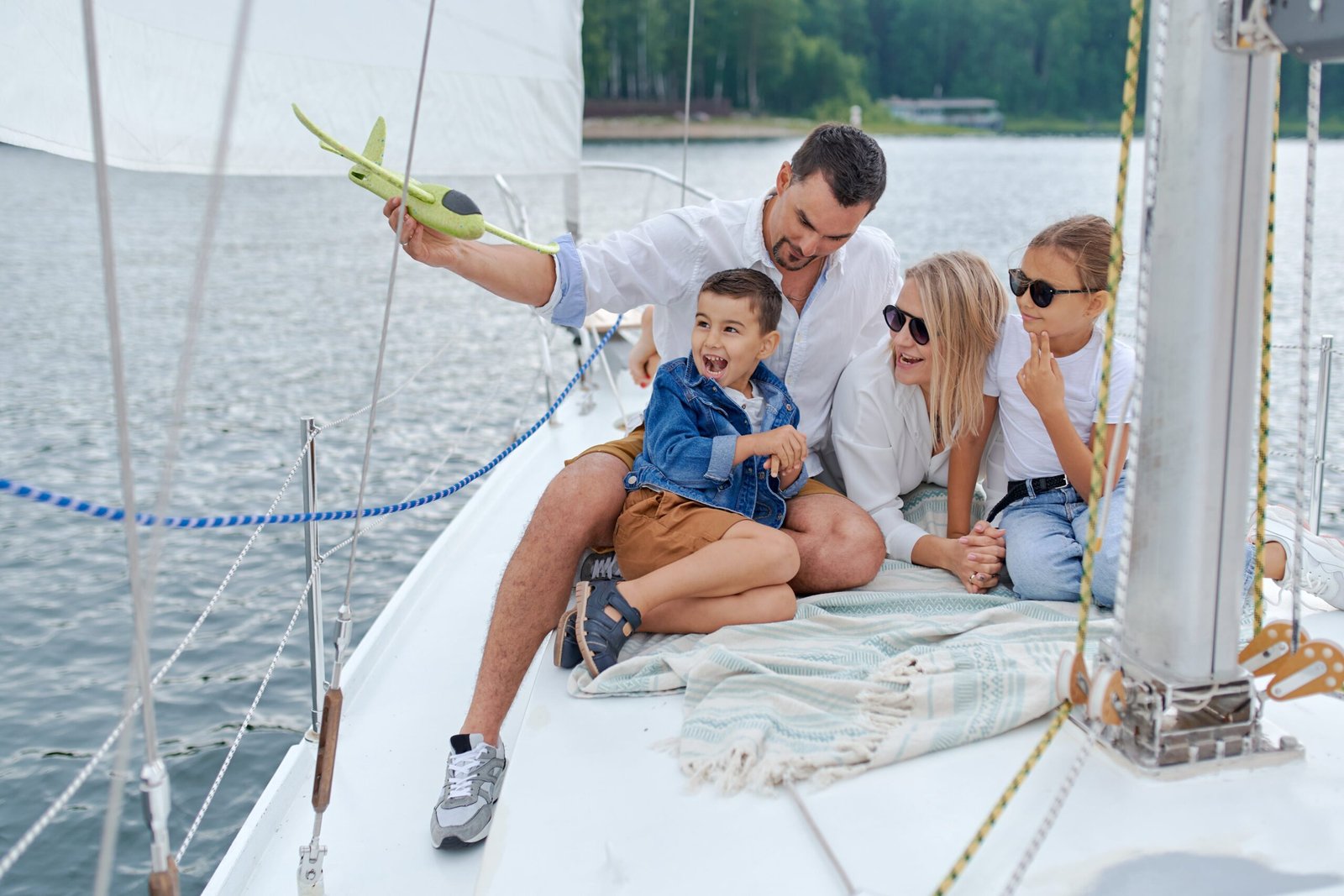 pexels-sergey-makashin-5368722 private cruise in dubai<br />