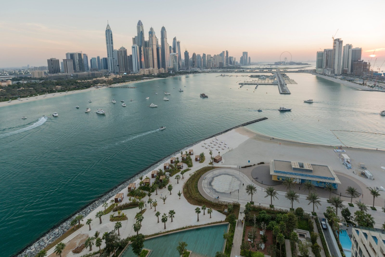 pexels-abid-bin-nazar-10513876 Dubai Yacht