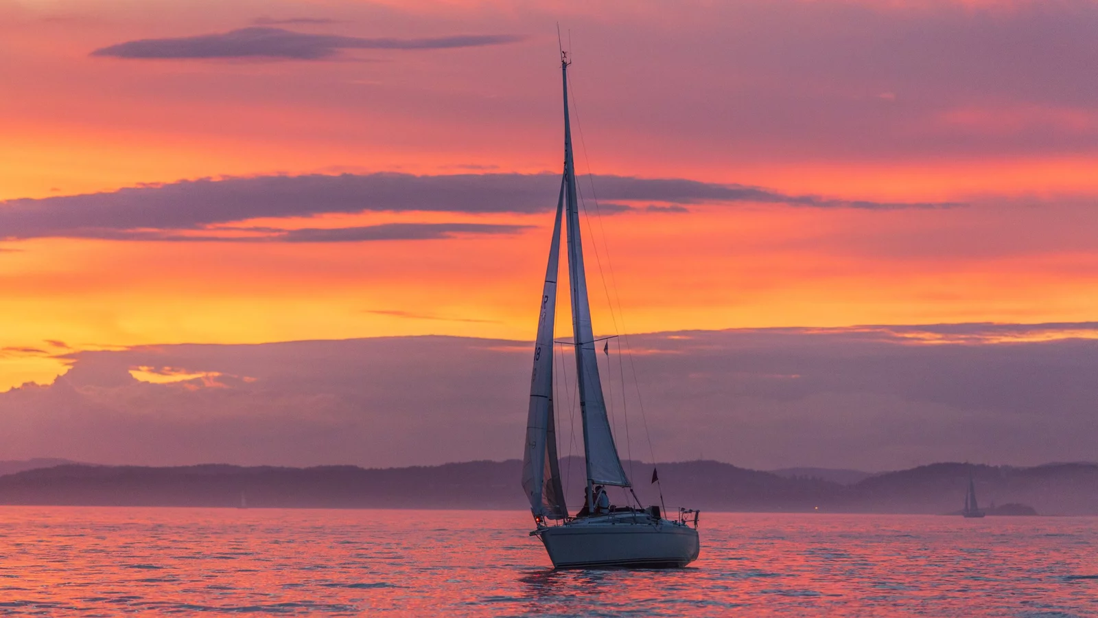 pexels-inge-wallumrod-2562096-scaled yacht charter in dubai