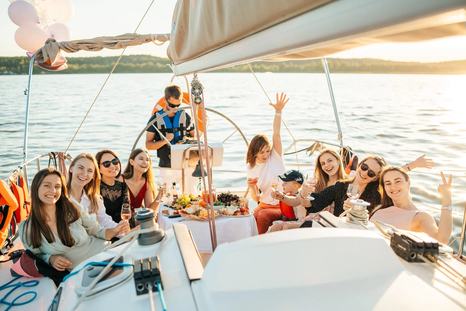pexels-maksim-goncharenok-5046354-scaled private yacht tour dubai